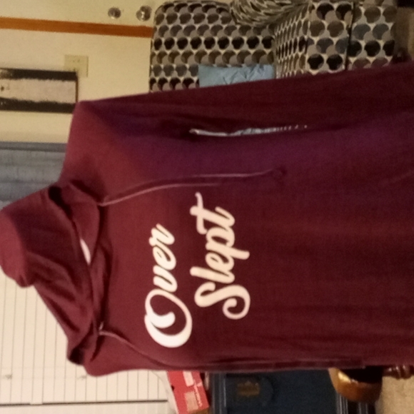 Hooded burgundy top - Picture 3 of 7